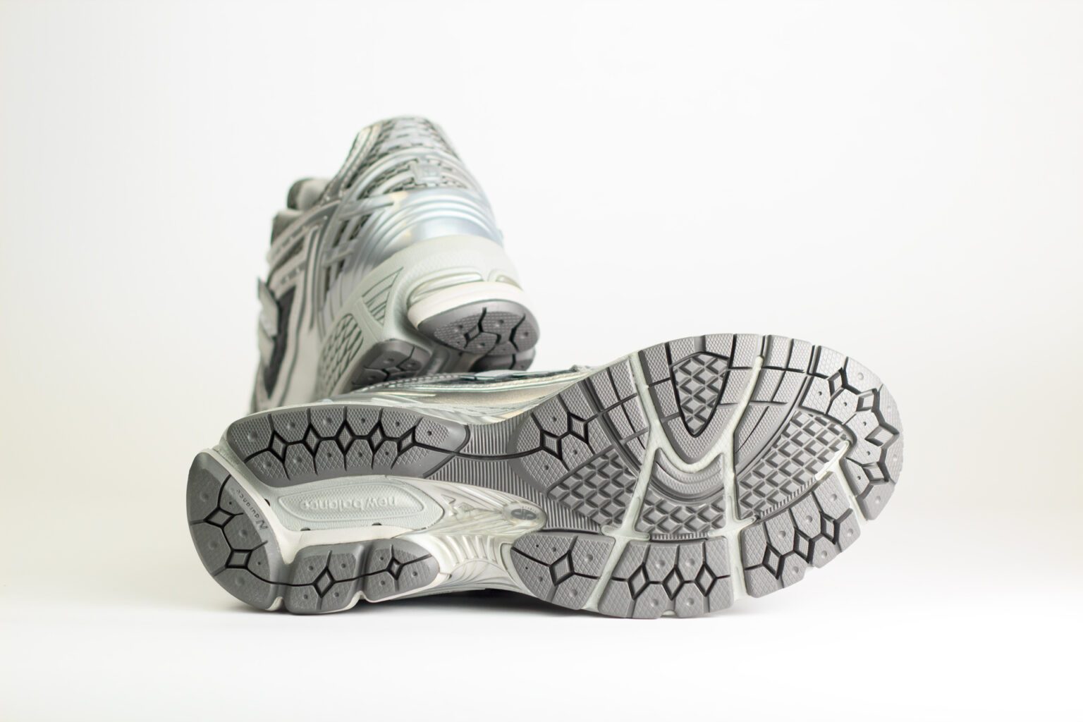 New Balance 1906R Harbor Grey – Grijs/Zilver – Heren/Dames/Uniseks Sneakers – Leer/Mesh – M1906REH – Onderkant