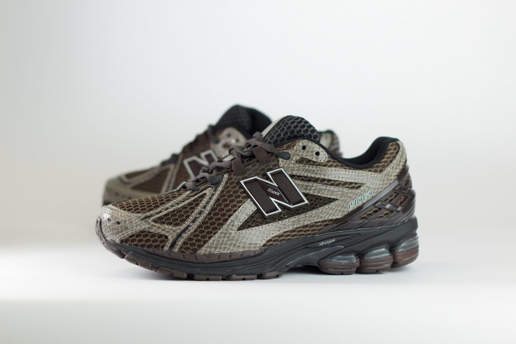 New Balance 1906R Snakeskin Thunder Brown – Bruin/Zwart – Heren/Dames/Uniseks Sneakers – Leer/Mesh – U19062NQ – Zijkant