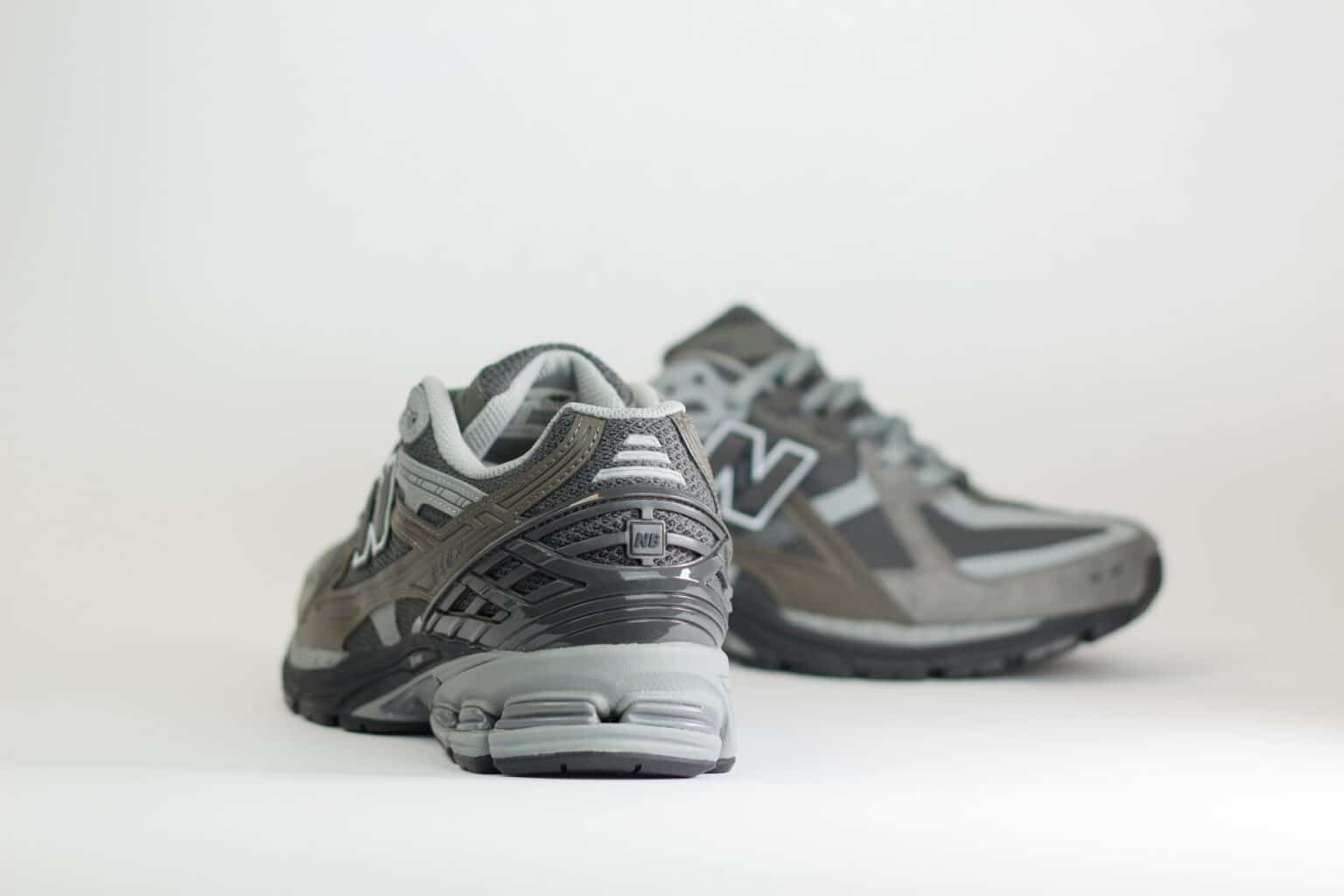 New Balance 1906U Tornado Grey – Grijs/Zwart – Heren/Dames/Uniseks Sneakers – Leer/Mesh – U19067GB – Achterkant
