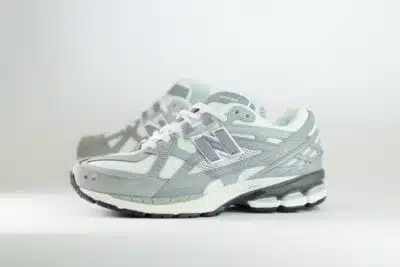New Balance 1906U White Grey – Wit/Grijs – Heren/Dames/Uniseks Sneakers – Leer/Mesh – U19065ZR – Zijkant