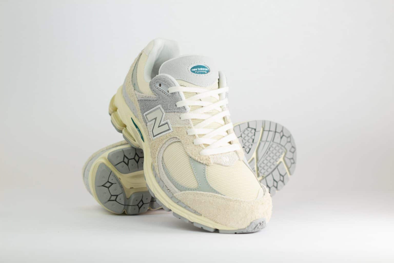 New Balance 2002R Linen – Beige – Heren/Dames/Uniseks Sneakers – Suede/Mesh – M2002REK – Voorkant