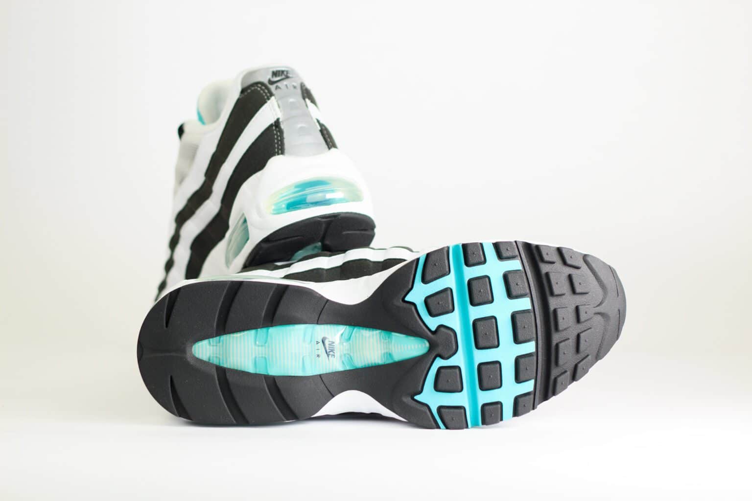 Nike Air Max 95 OG Big Bubble Black Border – Wit/Zwart – Heren/Dames/Uniseks Sneakers – Leer/Mesh – IM7409-100 – Onderkant