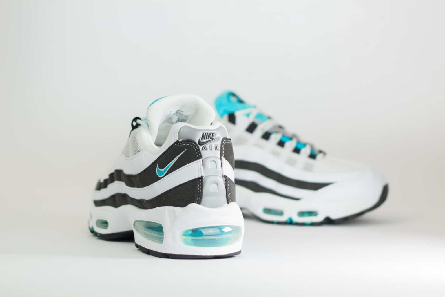 Nike Air Max 95 OG Big Bubble Black Border – Wit/Zwart – Heren/Dames/Uniseks Sneakers – Leer/Mesh – IM7409-100 – Achterkant