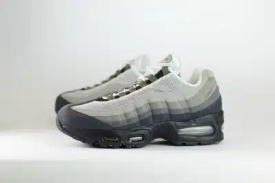 Nike Air Max 95 OG Big Bubble Black Medium Olive (W) – Groen/Bruin/Zwart – Heren/Dames/Uniseks Sneakers – Vilt/Mesh – HJ5996-003 – Zijkant