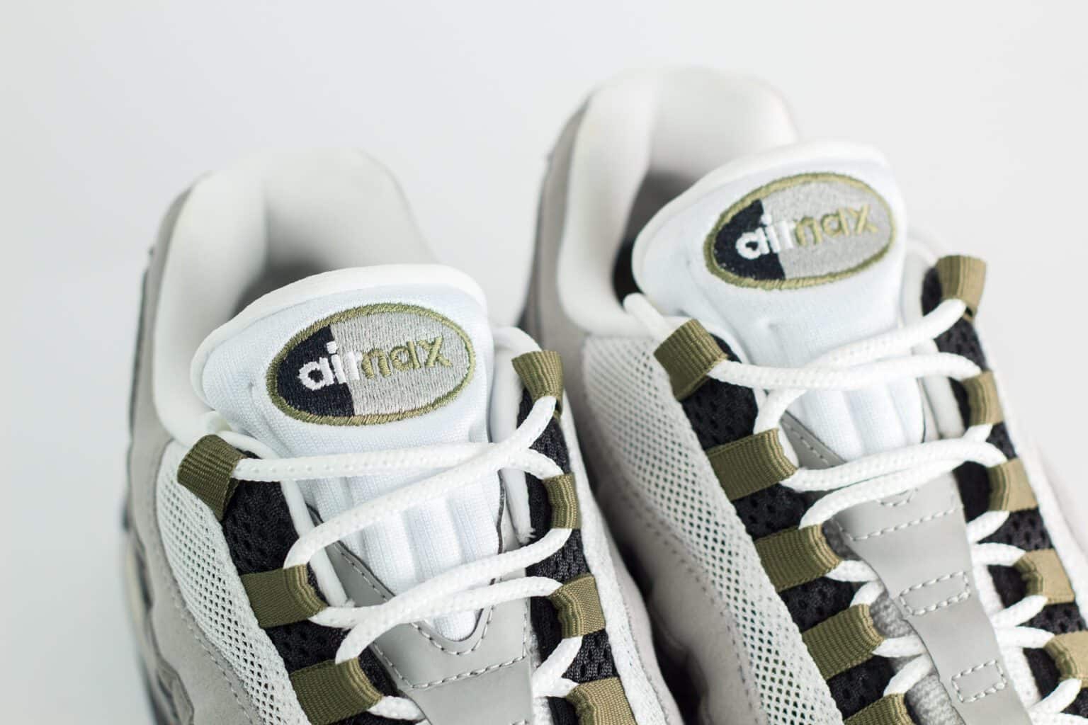Nike Air Max 95 OG Big Bubble Black Medium Olive (W) – Groen/Bruin/Zwart – Heren/Dames/Uniseks Sneakers – Vilt/Mesh – HJ5996-003 – Bovenkant