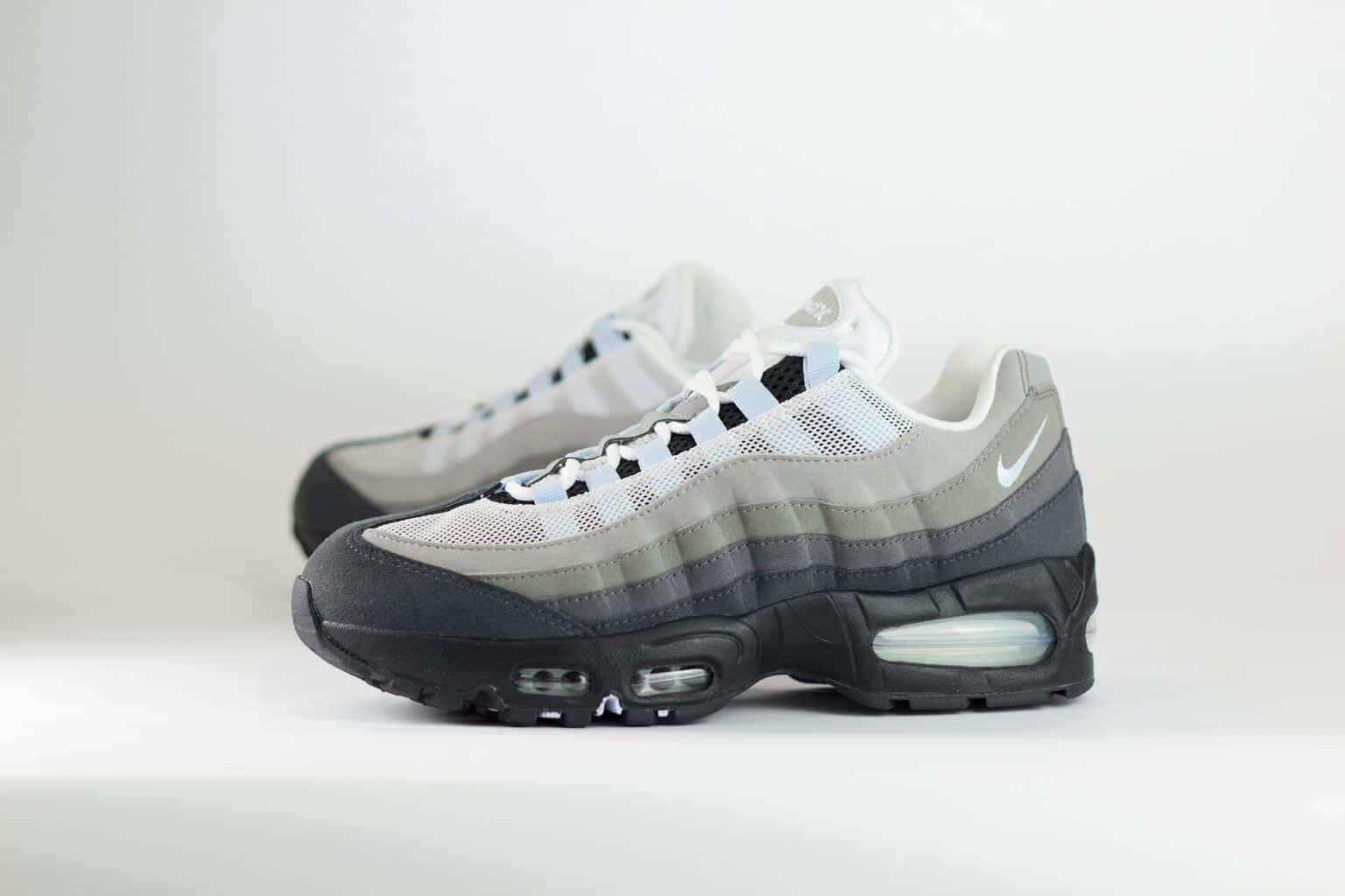Nike Air Max 95 OG Big Bubble Blue Tint (W) – Blauw/Bruin/Zwart – Heren/Dames/Uniseks Sneakers – Vilt/Mesh – HJ5996-002 – Zijkant