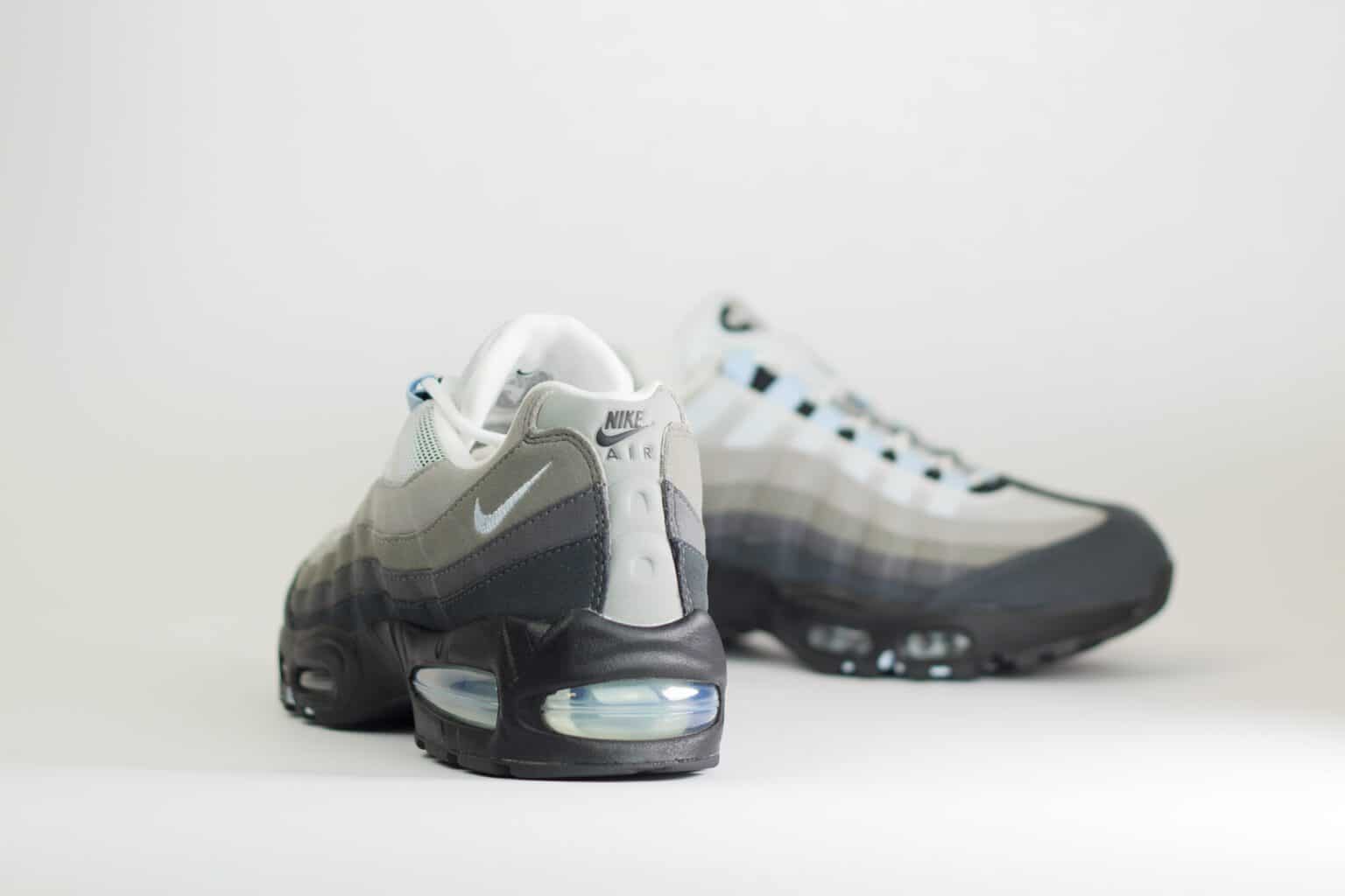 Nike Air Max 95 OG Big Bubble Blue Tint (W) – Blauw/Bruin/Zwart – Heren/Dames/Uniseks Sneakers – Vilt/Mesh – HJ5996-002 – Achterkant