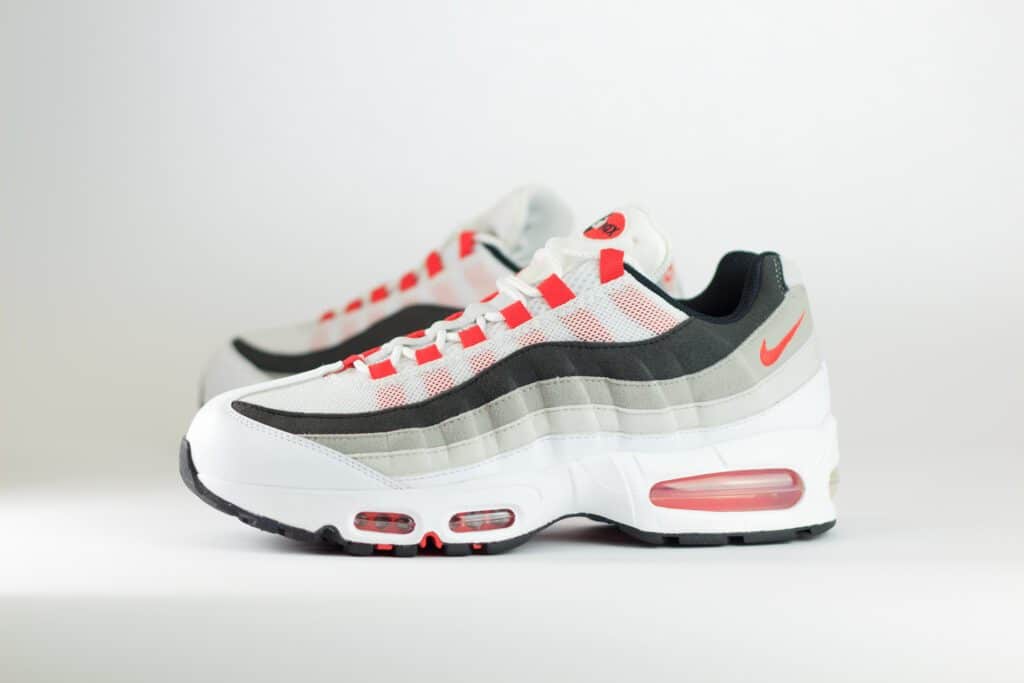 Nike Air Max 95 OG Big Bubble Comet Red – Wit/Rood/Zwart – Heren/Dames/Uniseks Sneakers – Leer/Mesh – IB7862-100 – Zijkant