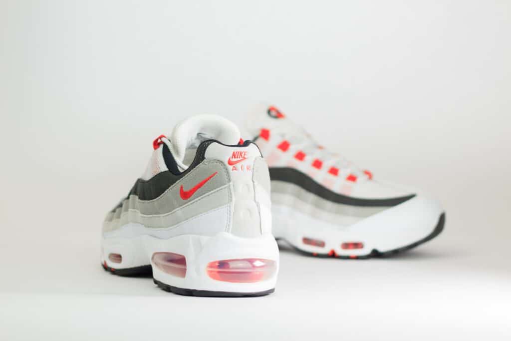 Nike Air Max 95 OG Big Bubble Comet Red – Wit/Rood/Zwart – Heren/Dames/Uniseks Sneakers – Leer/Mesh – IB7862-100 – Achterkant