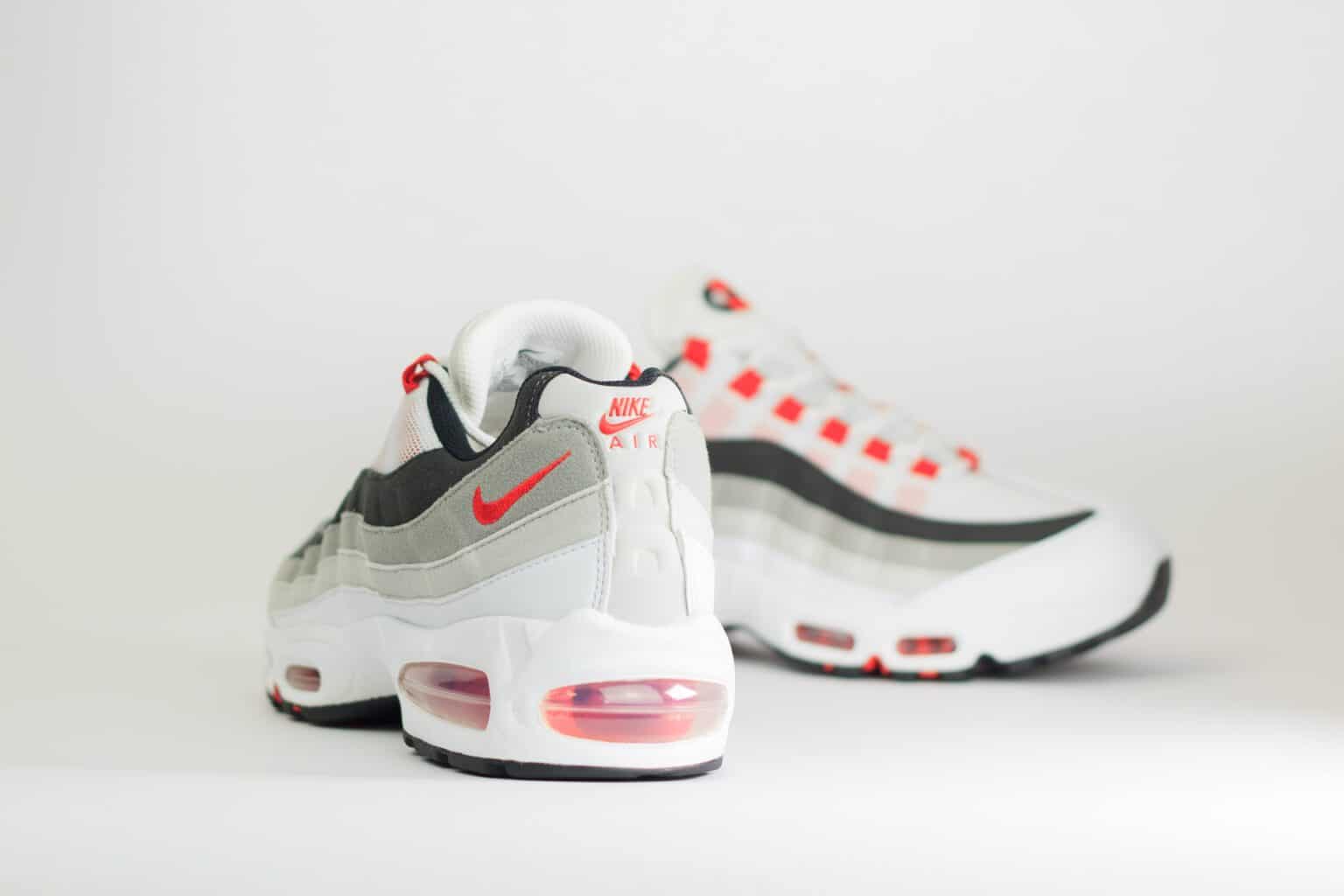 Nike Air Max 95 OG Big Bubble Comet Red – Wit/Rood/Zwart – Heren/Dames/Uniseks Sneakers – Leer/Mesh – IB7862-100 – Achterkant