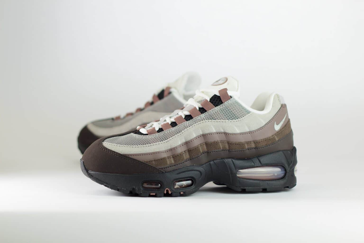 Nike Air Max 95 OG Big Bubble Velvet Brown (W) – Bruin/Zwart – Heren/Dames/Uniseks Sneakers – Vilt/Mesh – IB6396-200 – Zijkant