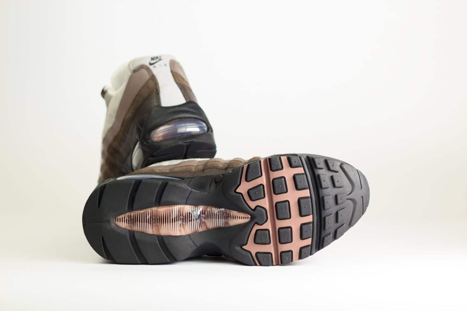 Nike Air Max 95 OG Big Bubble Velvet Brown (W) – Bruin/Zwart – Heren/Dames/Uniseks Sneakers – Vilt/Mesh – IB6396-200 – Onderkant