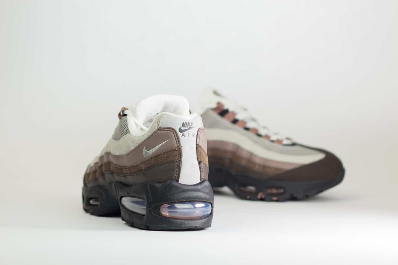 Nike Air Max 95 OG Big Bubble Velvet Brown (W) – Bruin/Zwart – Heren/Dames/Uniseks Sneakers – Vilt/Mesh – IB6396-200 – Achterkant