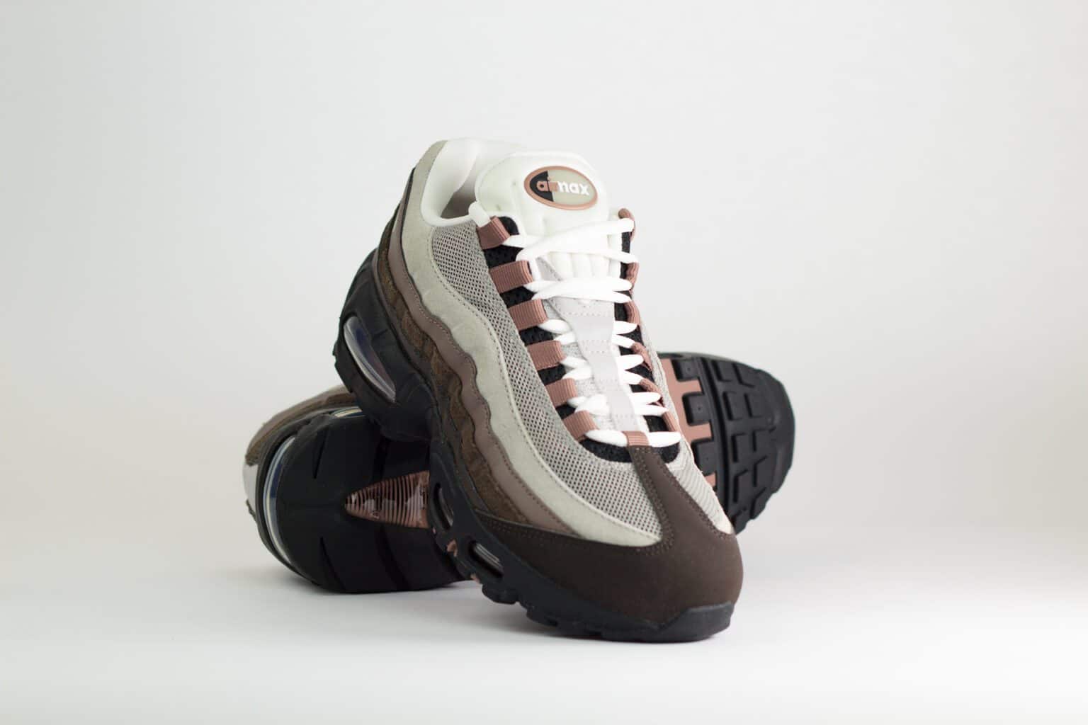 Nike Air Max 95 OG Big Bubble Velvet Brown (W) – Bruin/Zwart – Heren/Dames/Uniseks Sneakers – Vilt/Mesh – IB6396-200 – Voorkant