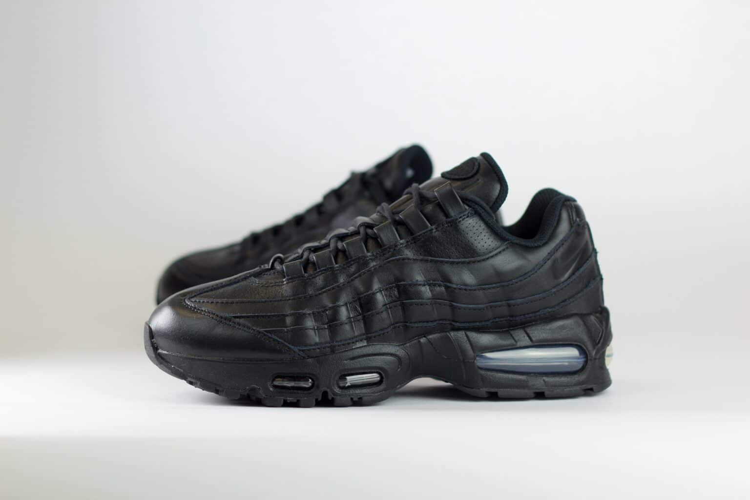 Nike Air Max 95 QS Big Bubble Black Leather – Zwart – Heren/Dames/Uniseks Sneakers – Leer – IM0696-001 – Zijkant