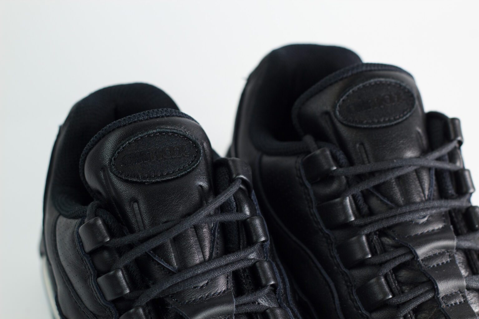 Nike Air Max 95 QS Big Bubble Black Leather – Zwart – Heren/Dames/Uniseks Sneakers – Leer – IM0696-001 – Bovenkant