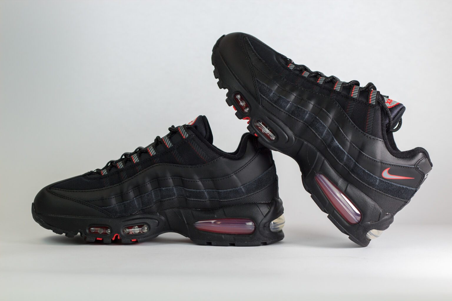 Nike Air Max 95 Racing Pack Black University Red – Zwart/Rood – Heren/Dames/Uniseks Sneakers – Leer/Mesh – IH1228-003 – Binnenkant