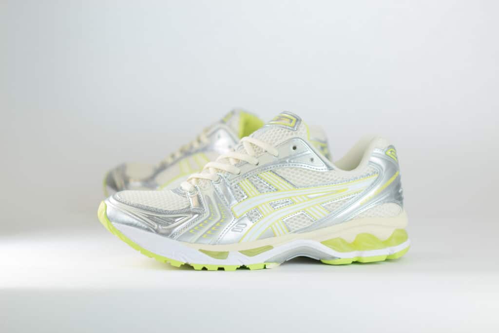 ASICS Gel-Kayano 14 Cream Pistachio – Zilver/Beige/Groen – Heren/Dames/Uniseks Sneakers – Leer/Mesh – 1203A537-112 – Zijkant