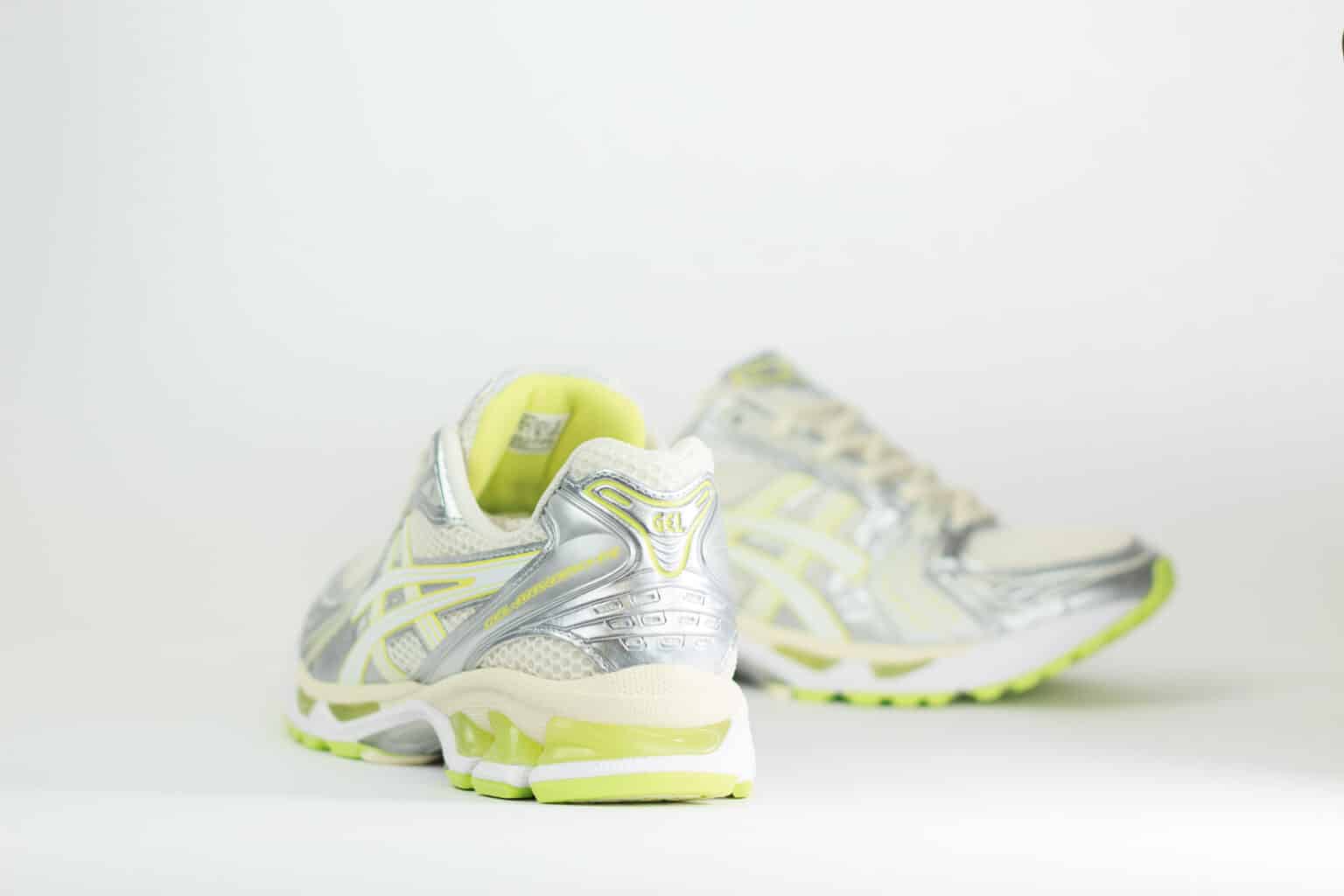 ASICS Gel-Kayano 14 Cream Pistachio – Zilver/Beige/Groen – Heren/Dames/Uniseks Sneakers – Leer/Mesh – 1203A537-112 – Achterkant