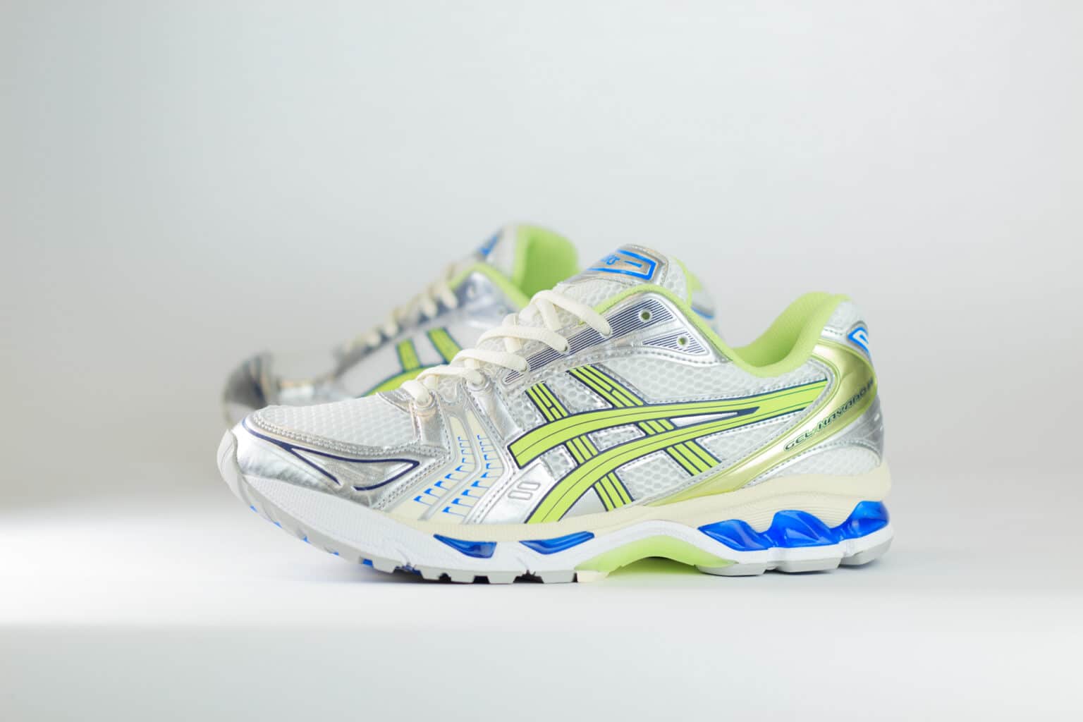 ASICS Gel-Kayano 14 Sprite – Zilver/Beige/Groen – Heren/Dames/Uniseks Sneakers – Leer/Mesh – 1203A537-108 – Zijkant