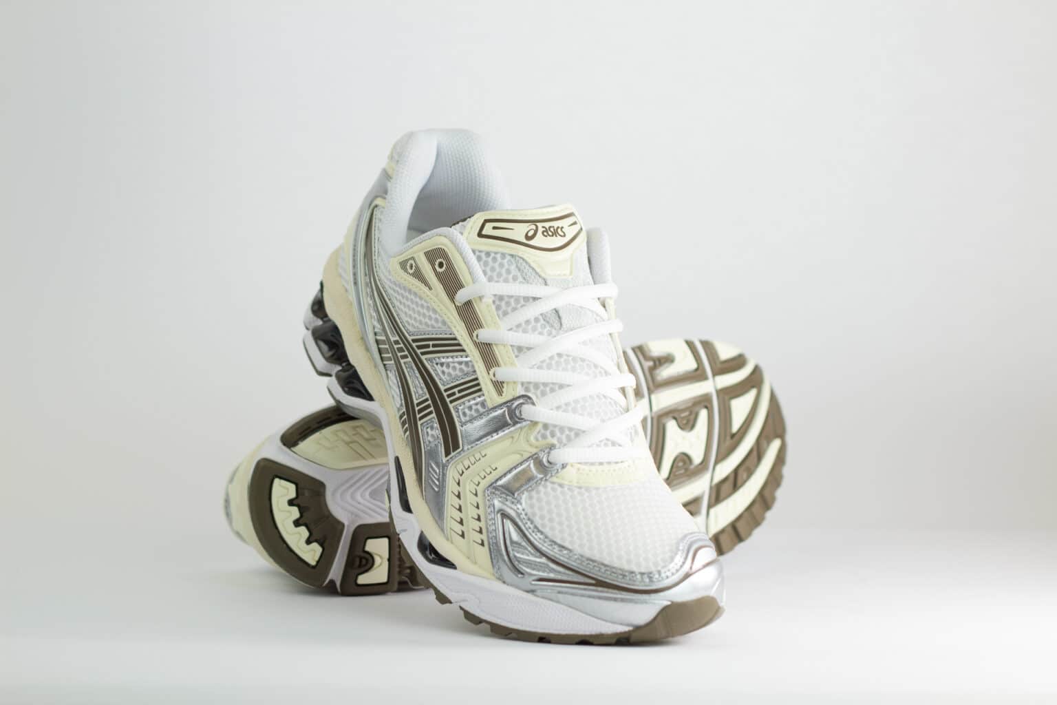 ASICS Gel-Kayano 14 White Ivory – Wit/Zilver/Beige – Heren/Dames/Uniseks Sneakers – Leer/Mesh – 1203A537-111 – Voorkant