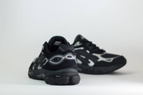 ASICS Gel-NYC 2.0 Graphite Grey Black – Zwart/Zilver – Heren/Dames/Uniseks Sneakers – Suede/Mesh – 1203A895-022 – Achterkant