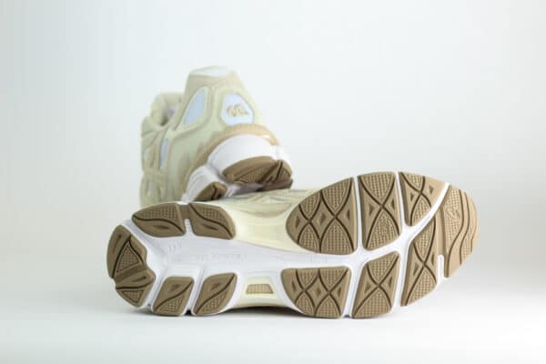 ASICS Gel-NYC White Feather Grey – Wit/Beige – Heren/Dames/Uniseks Sneakers – Suede/Mesh – 1203A663-102 – Onderkant