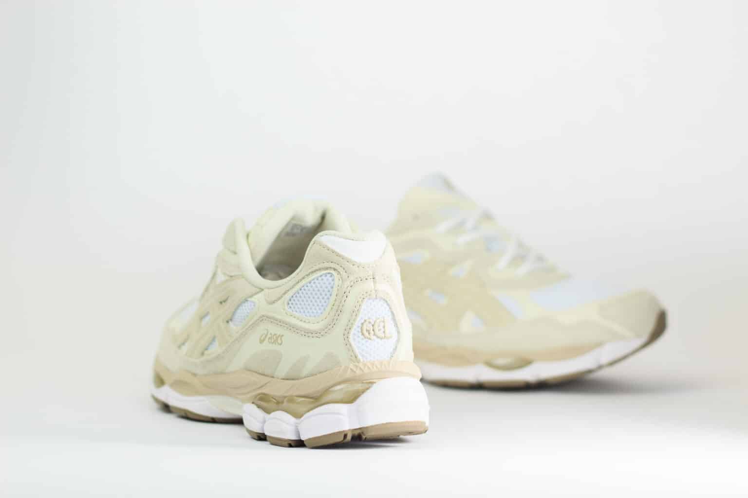 ASICS Gel-NYC White Feather Grey – Wit/Beige – Heren/Dames/Uniseks Sneakers – Suede/Mesh – 1203A663-102 – Achterkant