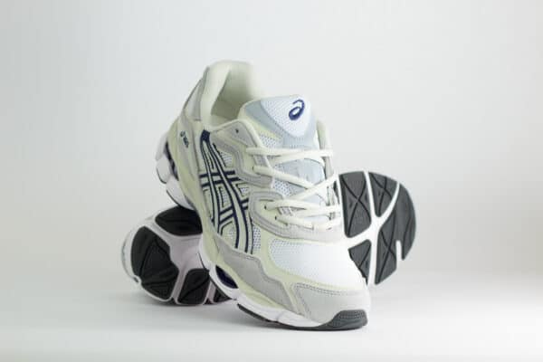 ASICS Gel-NYC White Midnight – Wit/Grijs/Blauw – Heren/Dames/Uniseks Sneakers – Suede/Mesh – 1203A383-118 – Voorkant