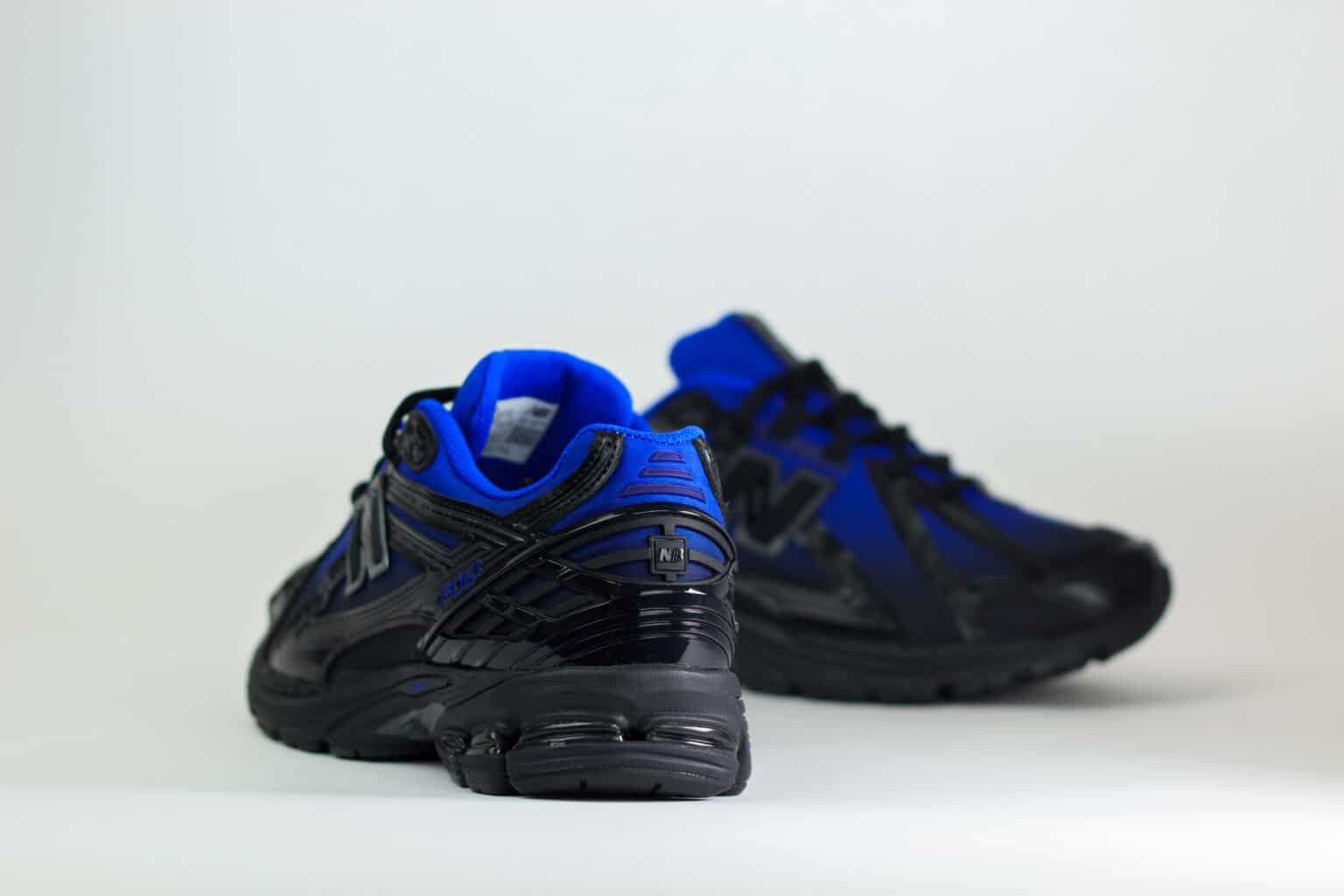 New Balance 1906R Black Blue – Zwart/Blauw – Heren/Dames/Uniseks Sneakers – Leer/Kunststof – U1906220 – Achterkant