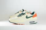 Nike Air Max 1 Baltimore Orioles City Connect (2026) – Wit/Beige/Groen – Heren/Dames/Uniseks Sneakers – Leer/Mesh – IQ2894-100 – Zijkant