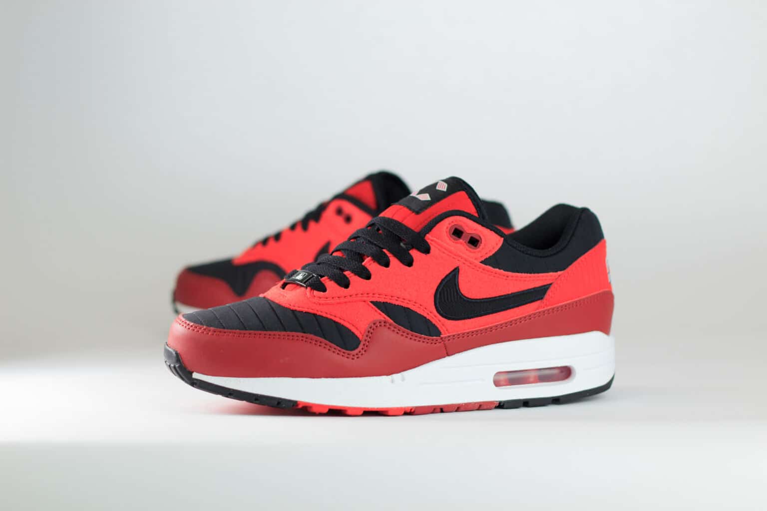 Nike Air Max 1 Cincinnati Reds City Connect (2026) – Rood/Zwart – Heren/Dames/Uniseks Sneakers – Leer/Stof – IQ2861-600 – Zijkant