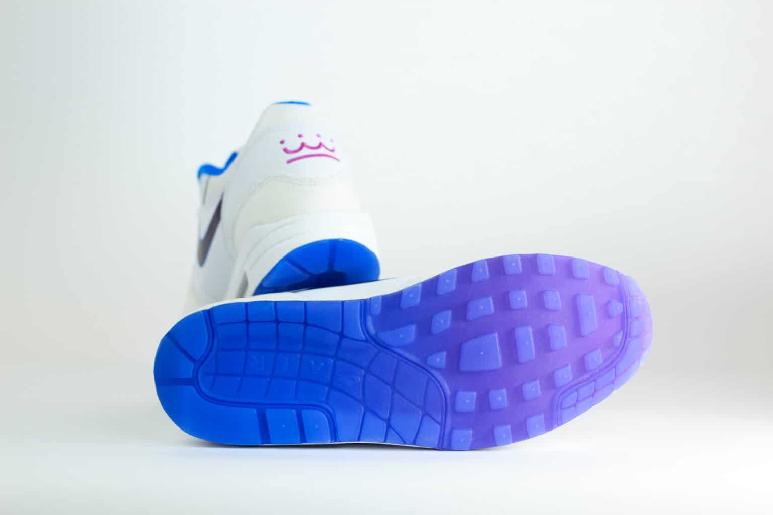 Nike Air Max 1 Kansas Royals City Connect (2026) – Wit/Blauw – Heren/Dames/Uniseks Sneakers – Denim/Mesh – IQ2916-100 – Onderkant