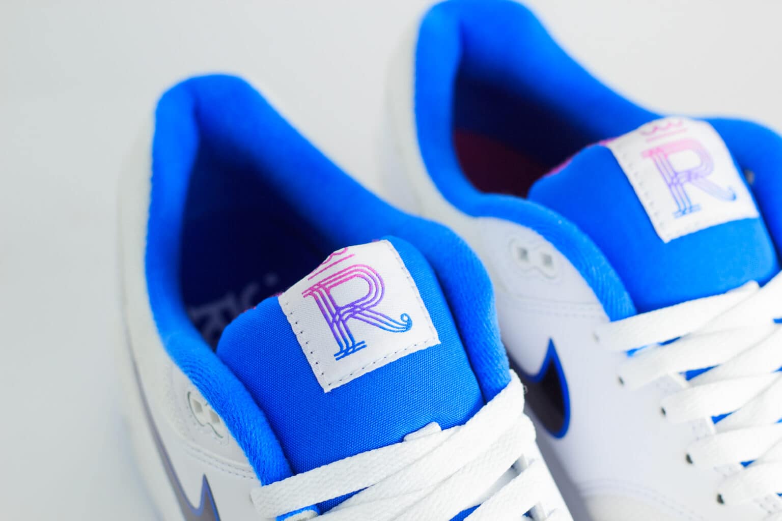 Nike Air Max 1 Kansas Royals City Connect (2026) – Wit/Blauw – Heren/Dames/Uniseks Sneakers – Denim/Mesh – IQ2916-100 – Bovenkant