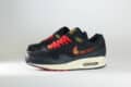 Nike Air Max 1 Pittsburgh Pirates City Connect (2026) – Zwart/Rood – Heren/Dames/Uniseks Sneakers – Leer/Nubuck – IQ2893-001 – Zijkant