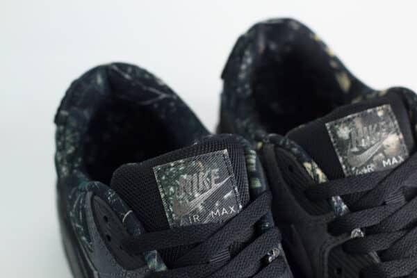 Nike Air Max 90 Black Realtree Edge Camo – Zwart – Heren/Dames/Uniseks Sneakers – Suede/Mesh – IQ0300-001 – Bovenkant