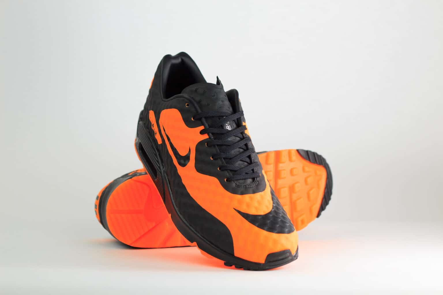 Nike Air Max 90 Bright Citrus Hypervenom – Zwart/Oranje – Heren/Dames/Uniseks Sneakers – Kunststof – IR1978-844 – Voorkant
