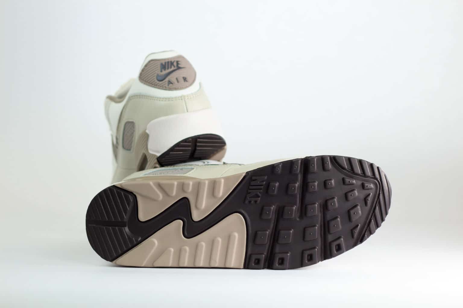 Nike Air Max 90 Light Pink Snakeskin (W) – Beige/Bruin/Wit – Heren/Dames/Uniseks Sneakers – Leer – HV4915-100 – Onderkant