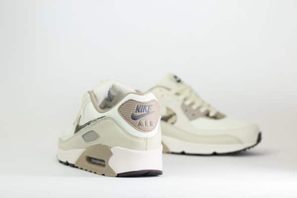 Nike Air Max 90 Light Pink Snakeskin (W) – Beige/Bruin/Wit – Heren/Dames/Uniseks Sneakers – Leer – HV4915-100 – Achterkant