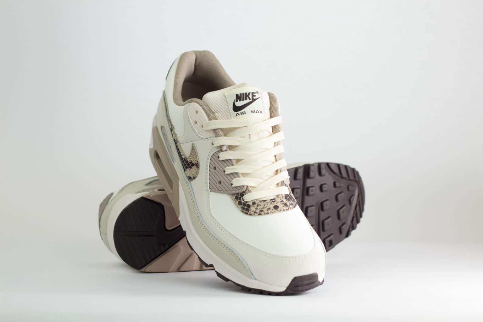 Nike Air Max 90 Light Pink Snakeskin (W) – Beige/Bruin/Wit – Heren/Dames/Uniseks Sneakers – Leer – HV4915-100 – Voorkant