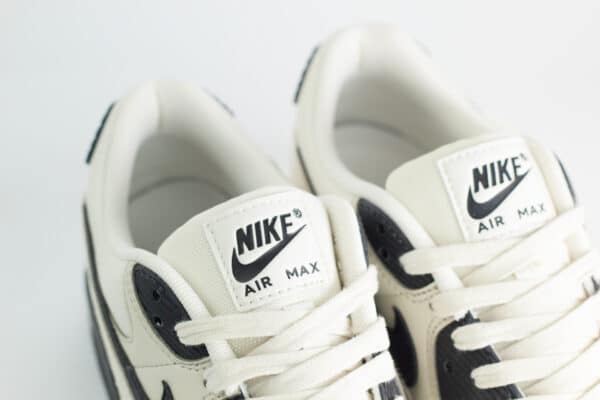 Nike Air Max 90 Sail Croc Print Phantom Black (W) – Beige/Zwart – Heren/Dames/Uniseks Sneakers – Leer – IM3110-101 – Bovenkant