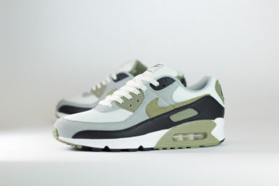 Nike Air Max 90 Silver Sage – Wit/Grijs/Groen – Heren/Dames/Uniseks Sneakers – Suede/Mesh – DM0029-121 – Zijkant