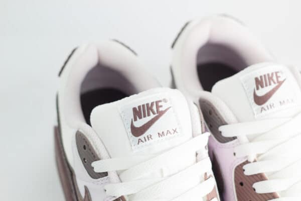 Nike Air Max 90 Tattoo Light Violet Ore (W) – Wit/Roze – Heren/Dames/Uniseks Sneakers – Leer/Mesh – IM4613-104 – Bovenkant