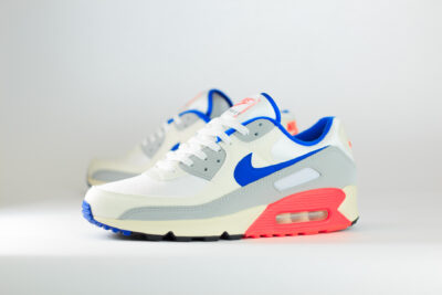 Nike Air Max 90 Ultramarine (2026) – Wit/Blauw – Heren/Dames/Uniseks Sneakers – Leer/Vilt – IU0767-001 – Zijkant