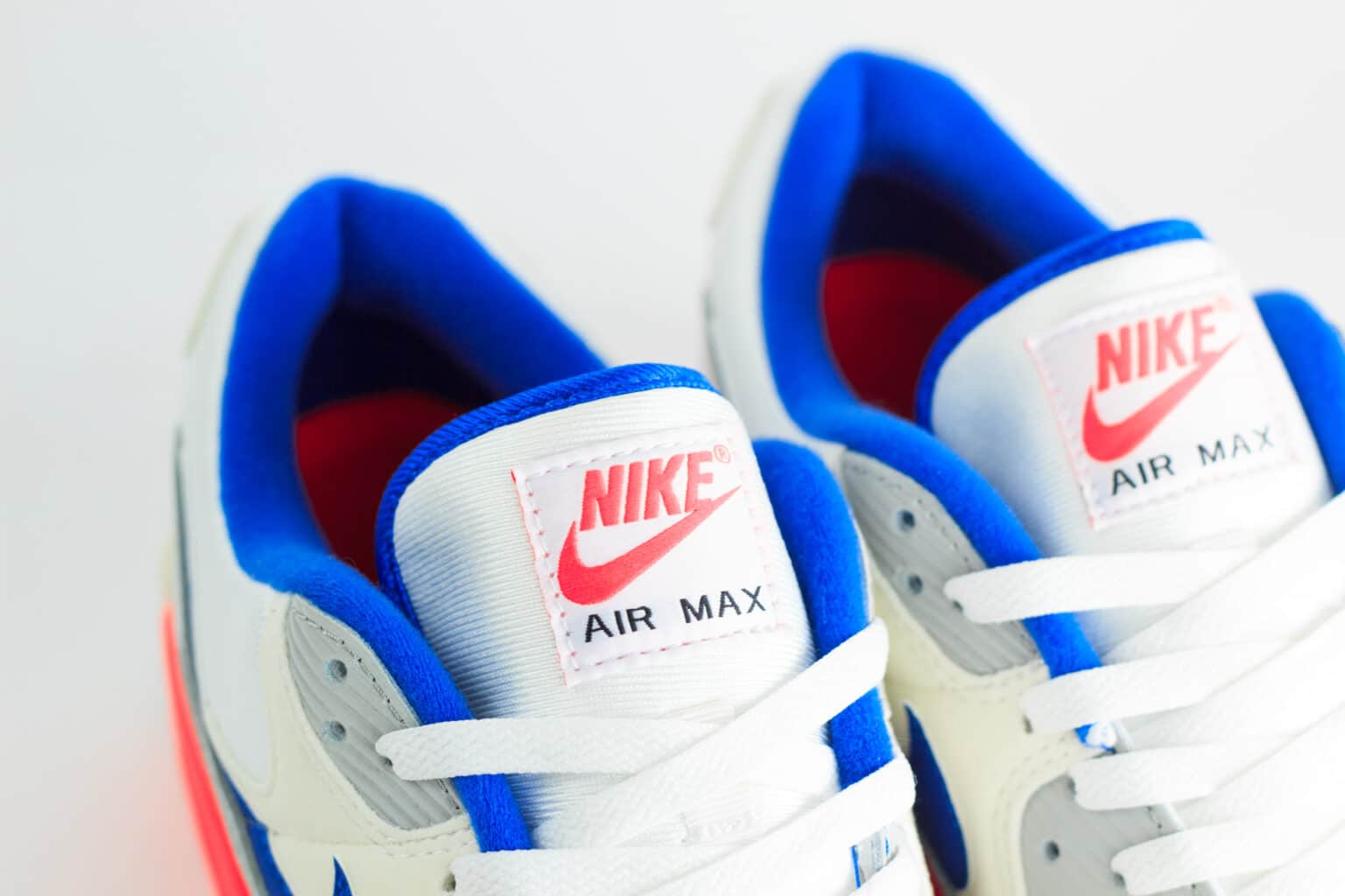 Nike Air Max 90 Ultramarine (2026) – Wit/Blauw – Heren/Dames/Uniseks Sneakers – Leer/Vilt – IU0767-001 – Bovenkant