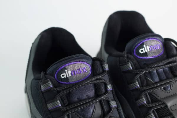 Nike Air Max 95 Racing Pack Iron Grey Wild Grape – Zwart/Grijs – Heren/Dames/Uniseks Sneakers – Leer/Mesh – IH1228-001 – Bovenkant