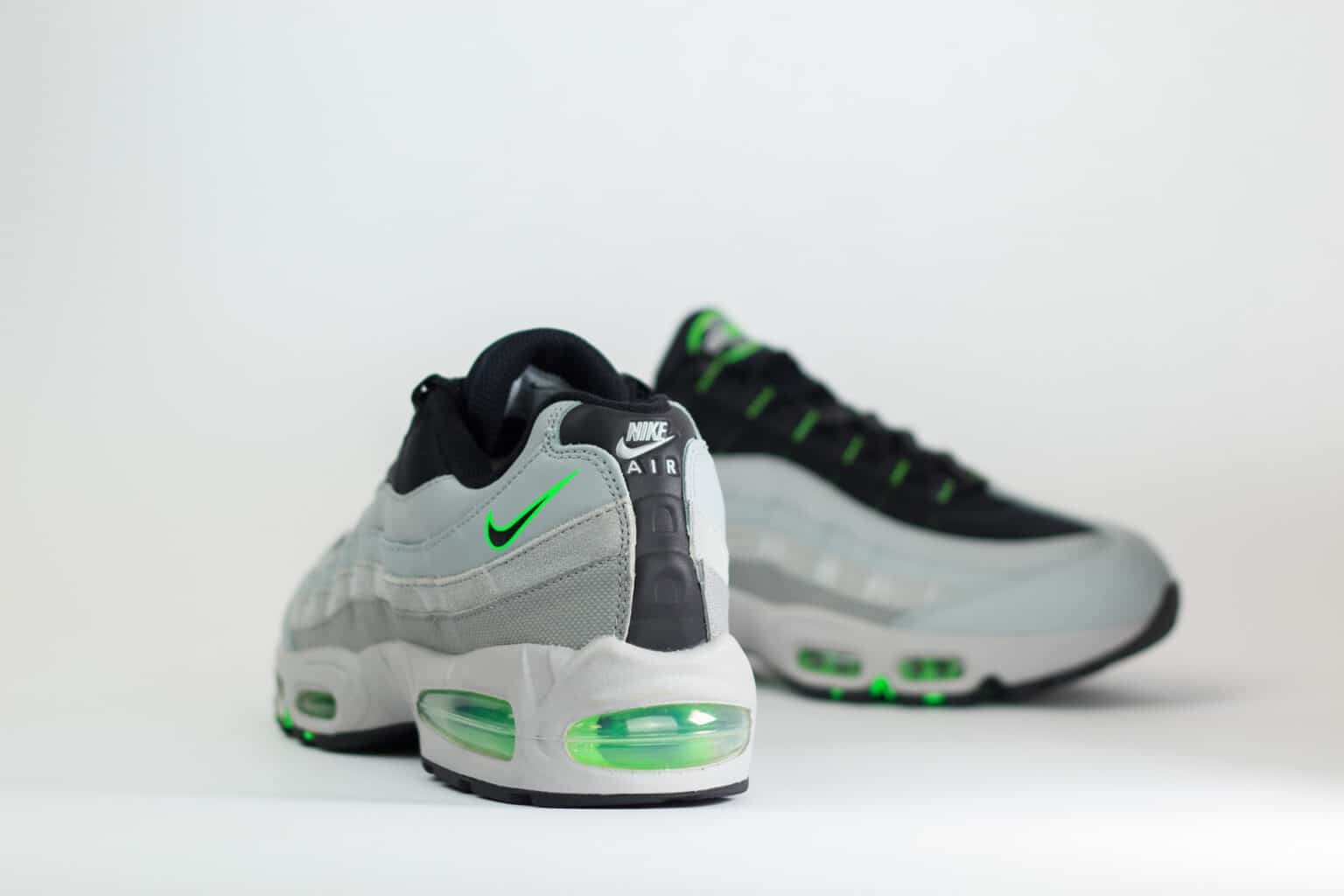 Nike Air Max 95 Racing Pack Light Smoke Green Strike – Zwart/Grijs/Groen – Heren/Dames/Uniseks Sneakers – Leer/Mesh – IH1228-002 – Achterkant