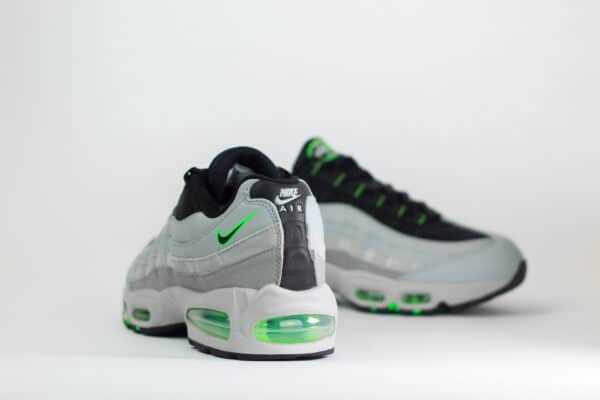Nike Air Max 95 Racing Pack Light Smoke Green Strike – Zwart/Grijs/Groen – Heren/Dames/Uniseks Sneakers – Leer/Mesh – IH1228-002 – Achterkant